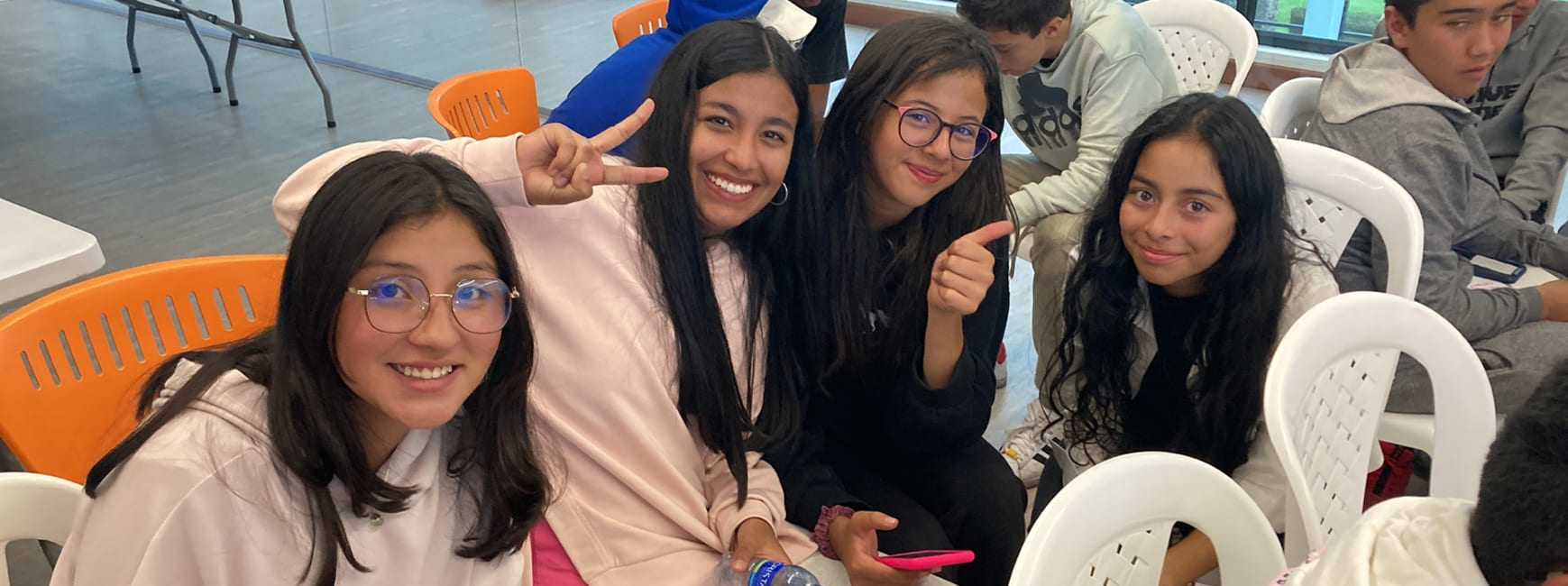 Estudiantes del modelo de educación alternativa de Athlon Academy